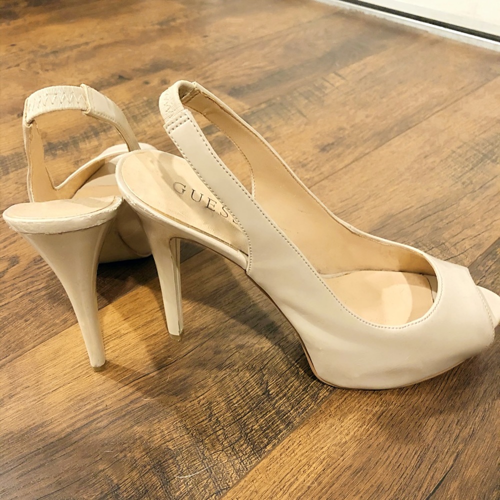 Guess nude pumps